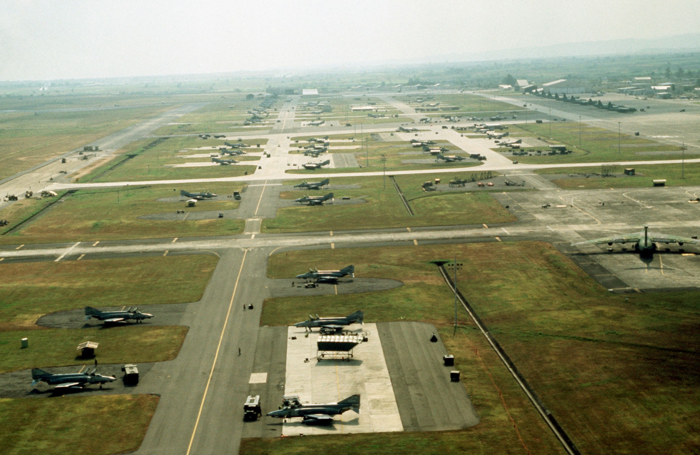 Photo 2 Clark_Air_Base_aerial_1989