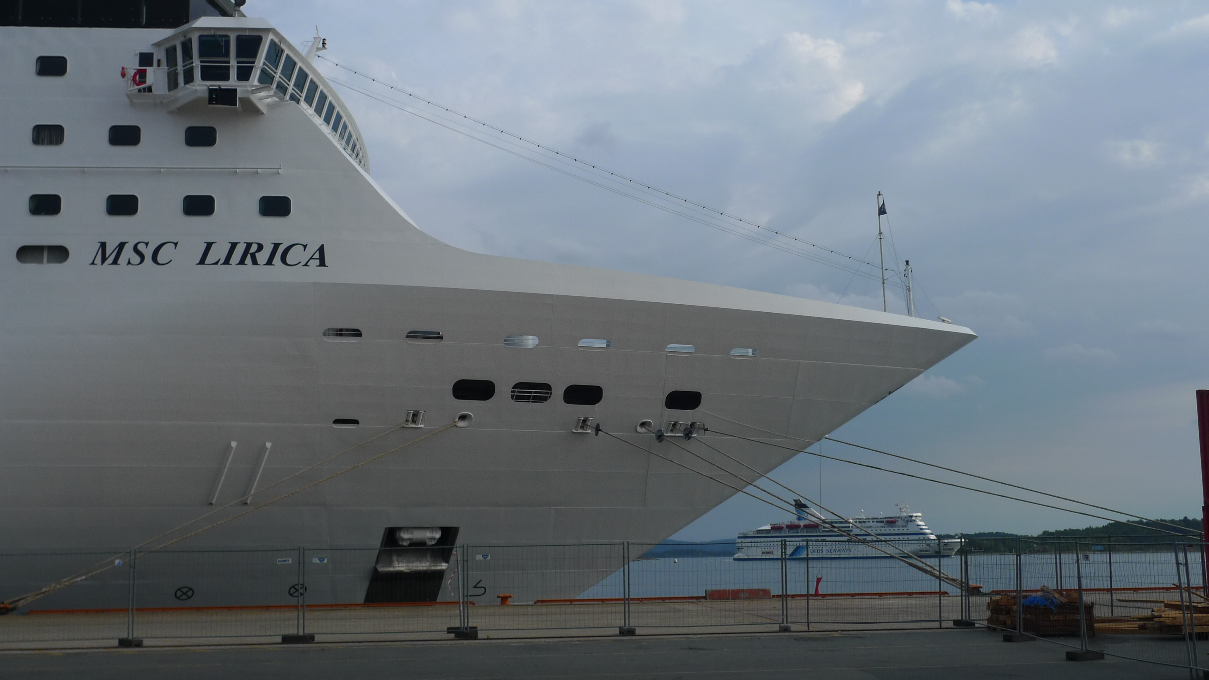 Cruise eller cruiseferge MSC DFDS++44