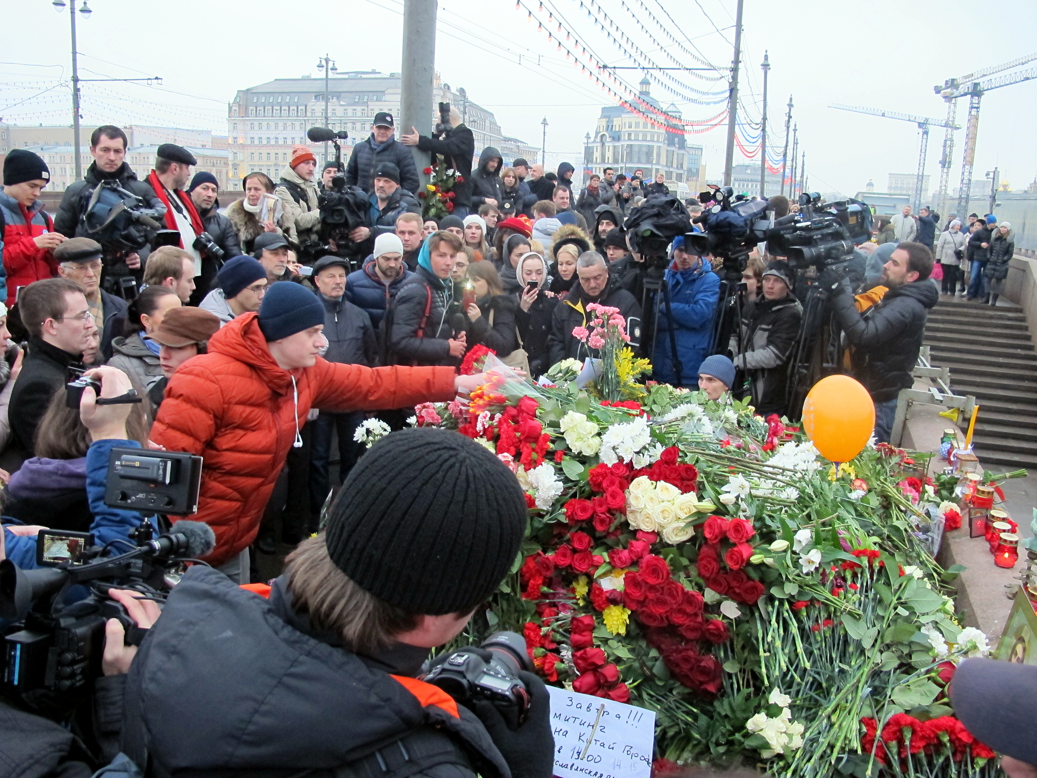People_came_to_the_side_of_Boris_Nemtsov’s_murder_(2015-02-28;_36)